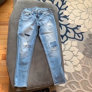 Old Navy boyfriend skinny jean. Never worn.